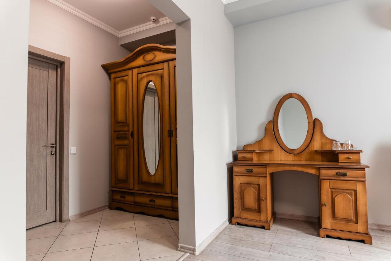Af Trans Hotel Marshyntsi Экстерьер фото